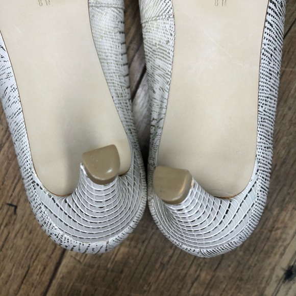 Walking Cradles “Sophia” Gold/Beige Pump Heel Size 8N - Picture 3 of 10